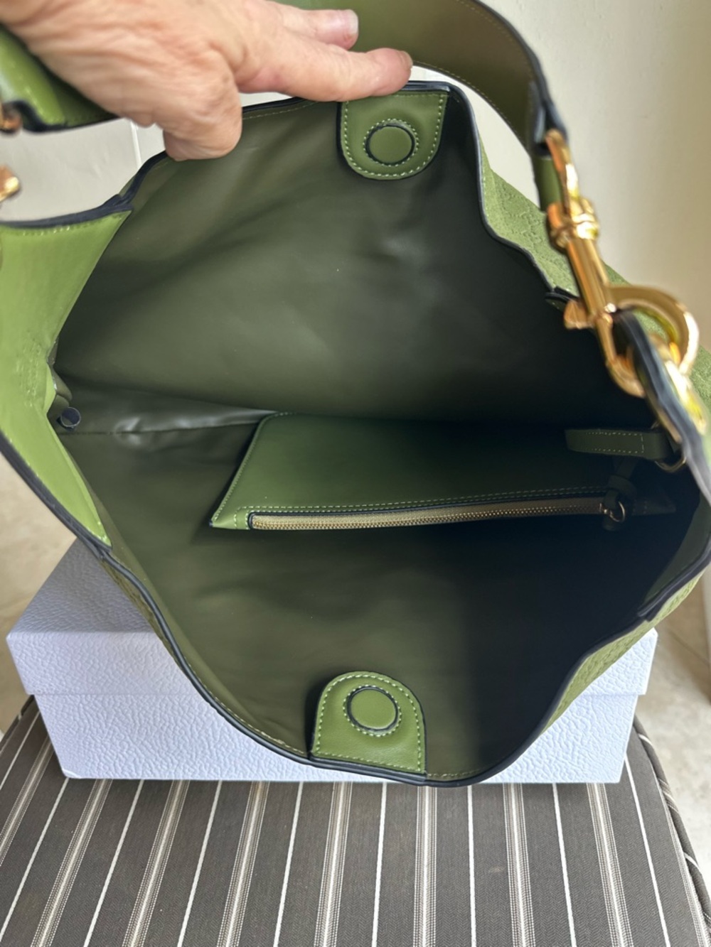 MEDIUM B Shoulder Bag w Pouchette-Moss Green Leather embossed letters - Picture 7 of 14